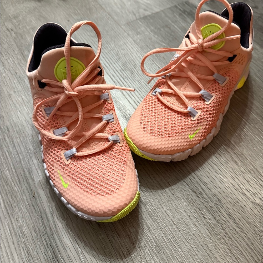 SOLD-Women’s Nike metcon Athletic Shoes